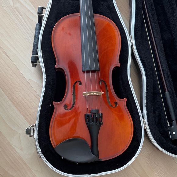 Violin - Picture 5 of 8